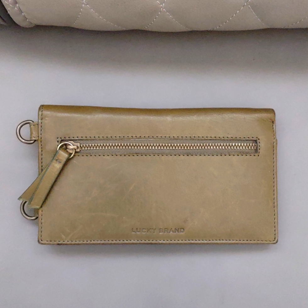 Final Price Lucky Brand Womens Leather Wallet